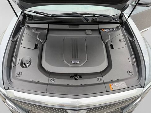 Used 2023 Cadillac Lyriq AWD image 11