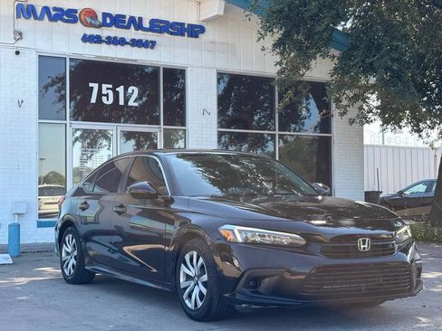 Used 2022 Honda Civic LX image 1
