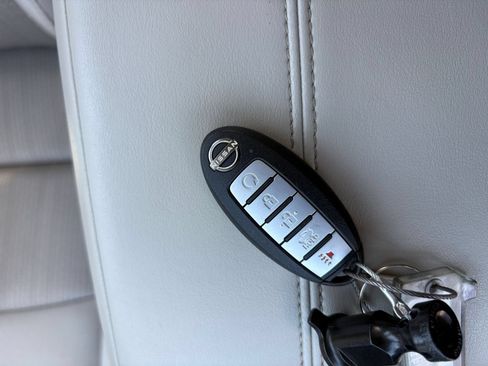 Used 2025 Nissan Altima 2.5 SV FWD image 24