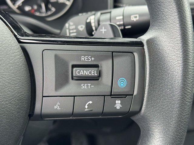 Used 2023 Nissan Rogue SV AWD/4WD image 25