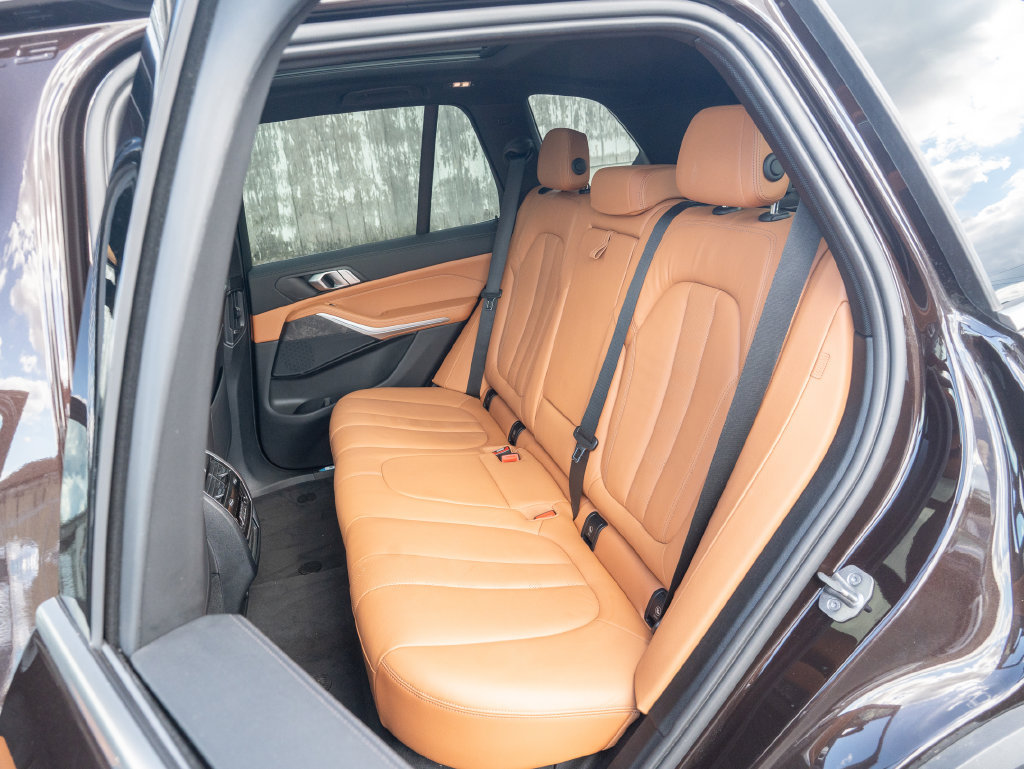 Used 2022 BMW X5 xDrive40i w/ Premium Package AWD/4WD image 36
