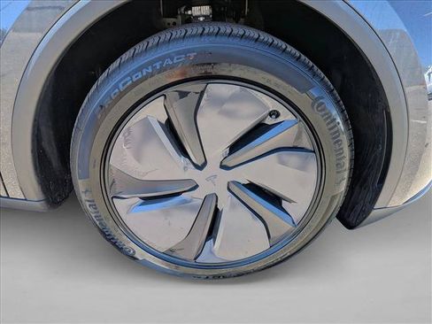 Used 2026 Tesla Model Y 2WD image 22