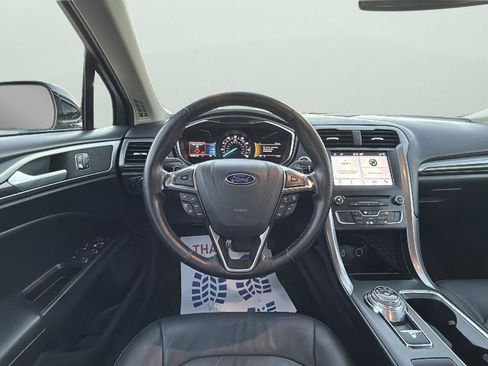 Certified 2017 Ford Fusion SE w/ Fusion SE Technology Package image 13