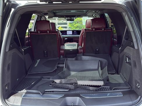 Certified 2025 Cadillac Escalade Premium Luxury w/ Touring Package AWD/4WD image 33