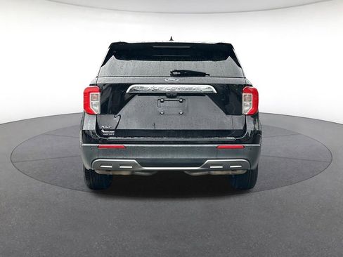 Used 2022 Ford Explorer XLT w/ Equipment Group 202A RWD image 4