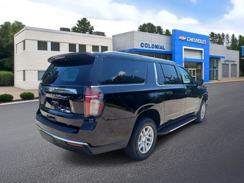 Used 2024 Chevrolet Suburban LT AWD/4WD image 4