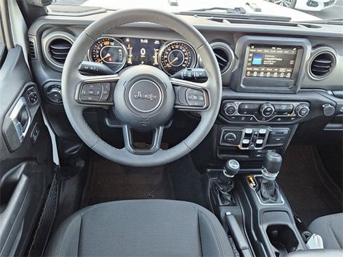 Used 2023 Jeep Wrangler Unlimited Sport image 5