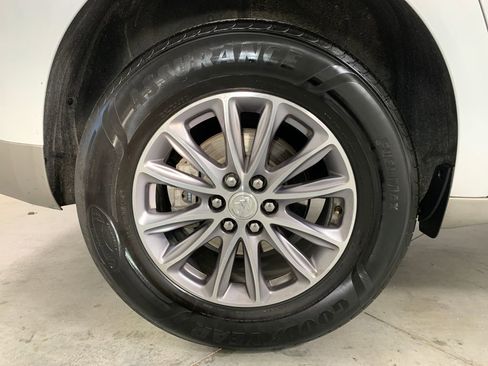 Used 2022 Buick Enclave Essence image 26