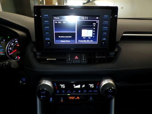 Used 2019 Toyota RAV4 XLE Premium w/ Cold Weather Package AWD/4WD image 25