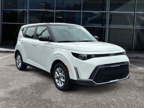 Certified 2025 Kia Soul S FWD image 3