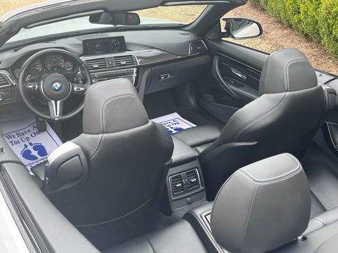 Used 2018 BMW M4 Convertible image 13