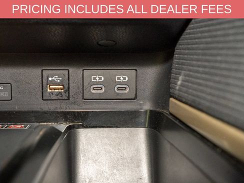Used 2025 Toyota Camry SE FWD image 14