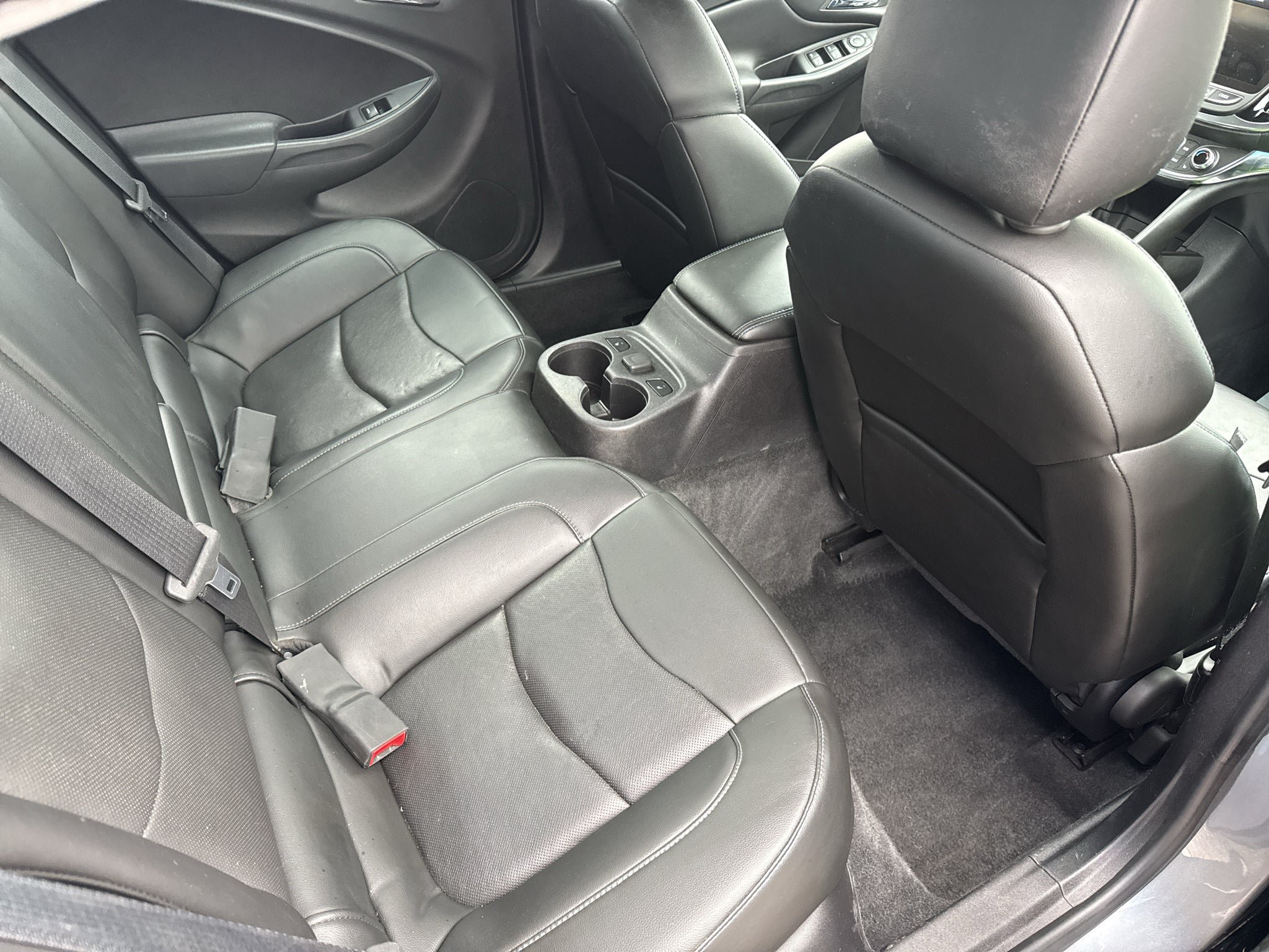 Used 2018 Chevrolet Volt Premier w/ Driver Confidence Package FWD image 11