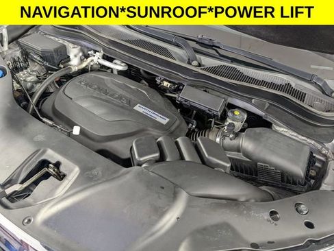 Used 2018 Honda Pilot Touring image 38