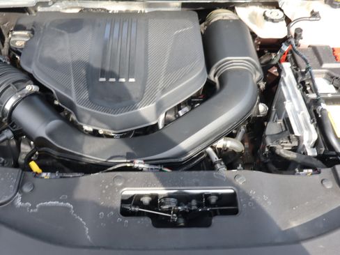 Used 2026 GMC Acadia AT4 w/ LPO, Floor Liner Package AWD/4WD image 16