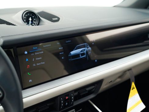 New 2026 Porsche Cayenne image 26