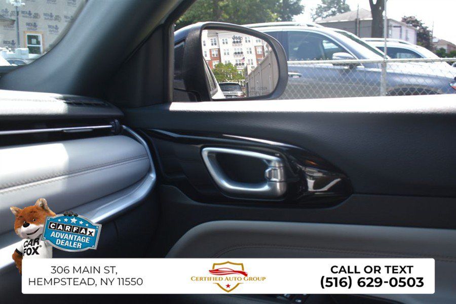 Used 2025 Jeep Compass Limited AWD/4WD image 18