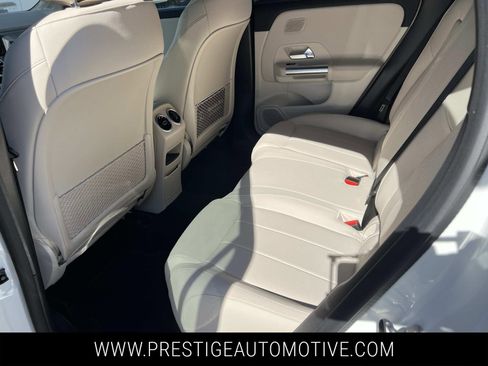 Used 2025 Mercedes-Benz GLA 250 4MATIC image 12