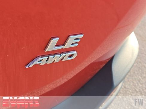 Used 2015 Toyota RAV4 LE AWD/4WD image 3
