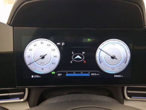 Used 2023 Hyundai Elantra Limited image 17