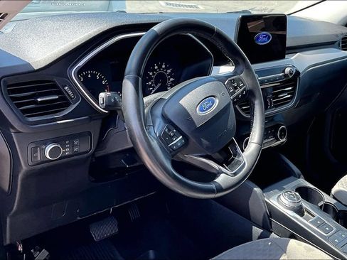 Used 2022 Ford Escape SE w/ SE Sport Appearance Package FWD image 13