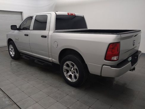 Used 2017 RAM 1500 Express AWD/4WD image 3