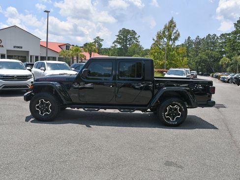 Used 2022 Jeep Gladiator Rubicon w/ Cold Weather Group AWD/4WD image 2