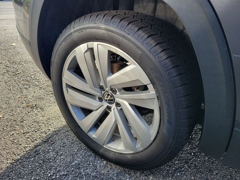 Used 2021 Volkswagen Atlas Cross Sport SE w/ Panoramic Sunroof Package image 13