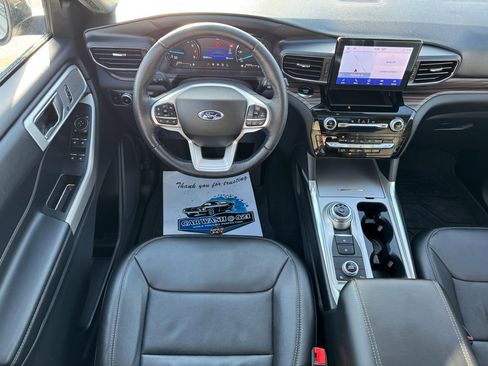 Certified 2023 Ford Explorer Limited w/ Class IV Trailer Tow Package image 30