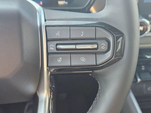 Used 2025 Chevrolet Colorado ZR2 w/ Technology Package AWD/4WD image 26
