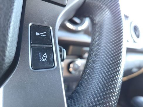 Used 2021 Toyota Tacoma TRD Sport w/ Technology Package image 25