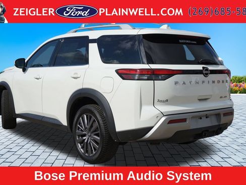 Used 2023 Nissan Pathfinder SL w/ SL Premium Package AWD/4WD image 3