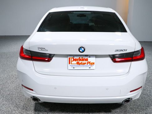Used 2024 BMW 330i Sedan w/ Premium Package RWD image 8