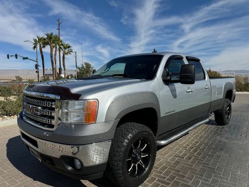 Used 2013 GMC Sierra 2500 SLT image 2