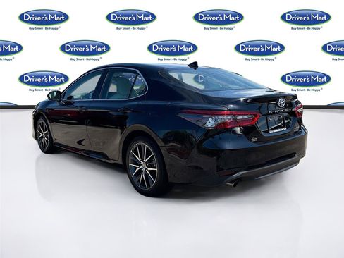 Used 2023 Toyota Camry XLE FWD image 5