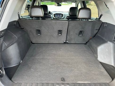 Used 2021 GMC Terrain SLT FWD image 16