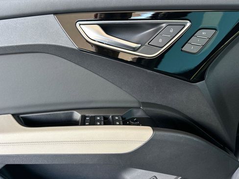 Certified 2023 Audi Q4 e-tron Prestige w/ Black Optic Package image 11