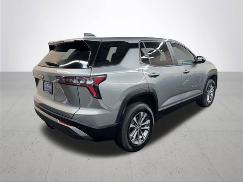 Used 2025 Chevrolet Equinox LT AWD/4WD image 9