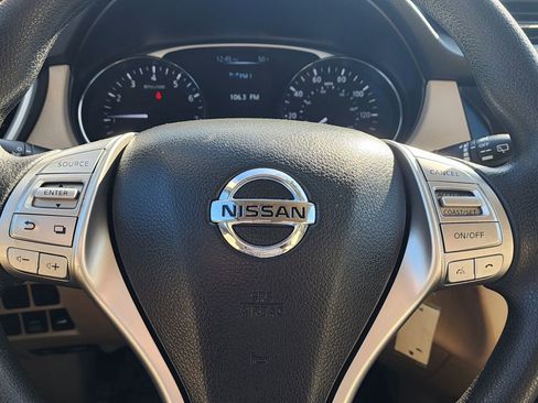 Used 2016 Nissan Rogue S w/ Appearance Package image 19