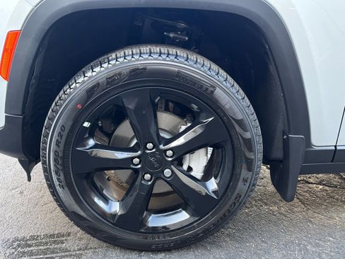 New 2025 Jeep Grand Cherokee Limited w/ Black Appearance Package image 11