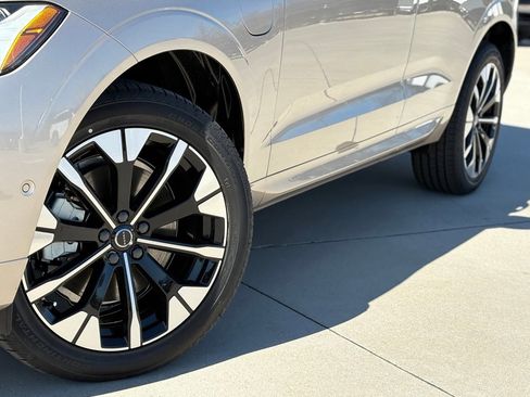 New 2026 Volvo XC60 T8 Plus w/ Protection Package Premier image 8