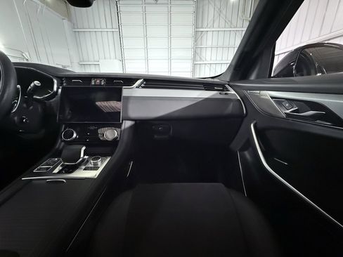 Used 2023 Jaguar F-PACE SVR image 46