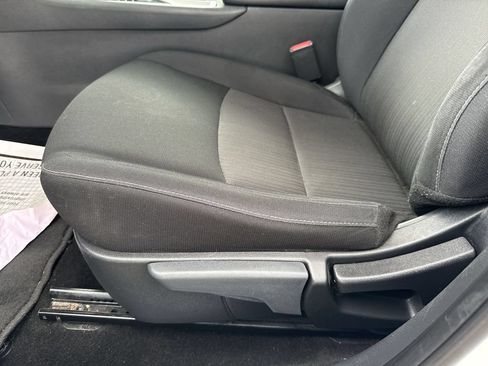 Used 2024 Nissan Sentra SV FWD image 22