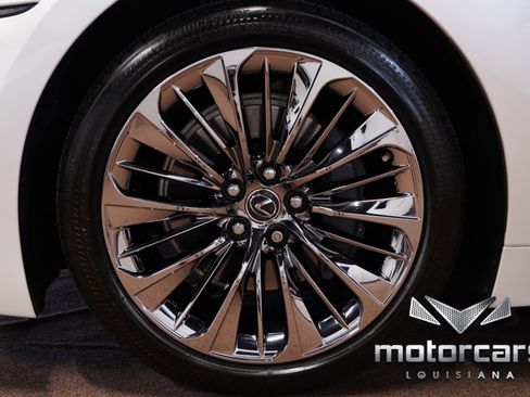 Used 2020 Lexus LS 500 w/ Accessory Package (Z2) image 20