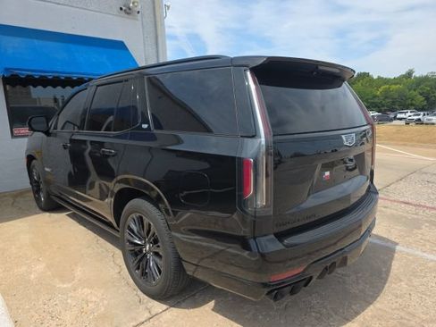 Used 2023 Cadillac Escalade V w/ LPO, ONYX Package AWD/4WD image 3