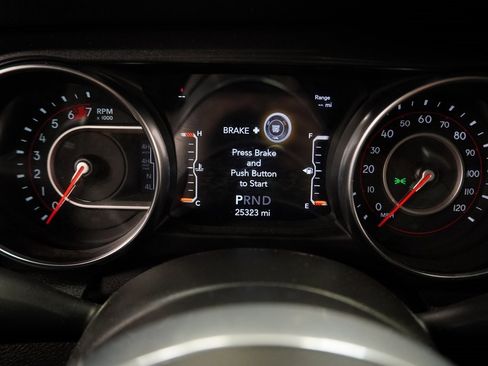 Certified 2021 Jeep Wrangler Unlimited Rubicon w/ Xtreme Recon 35" Tire Package image 32