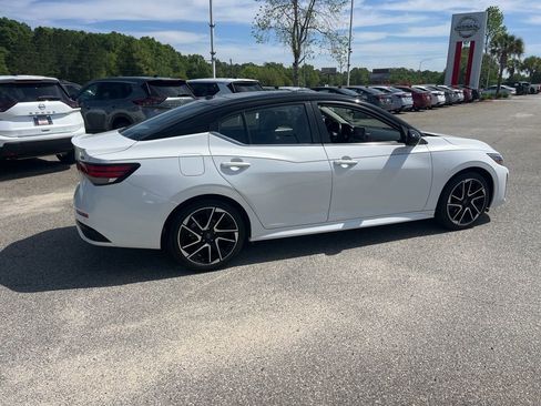 Used 2024 Nissan Sentra SR w/ SR Premium Package FWD image 5