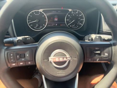 Used 2024 Nissan Rogue S FWD image 21