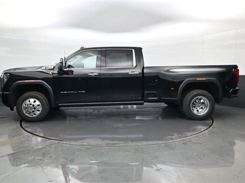 New 2026 GMC Sierra 3500 Denali w/ Denali Reserve Package image 8