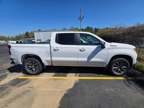 Used 2023 Chevrolet Silverado 1500 LT w/ Z71 Off-Road Package image 2